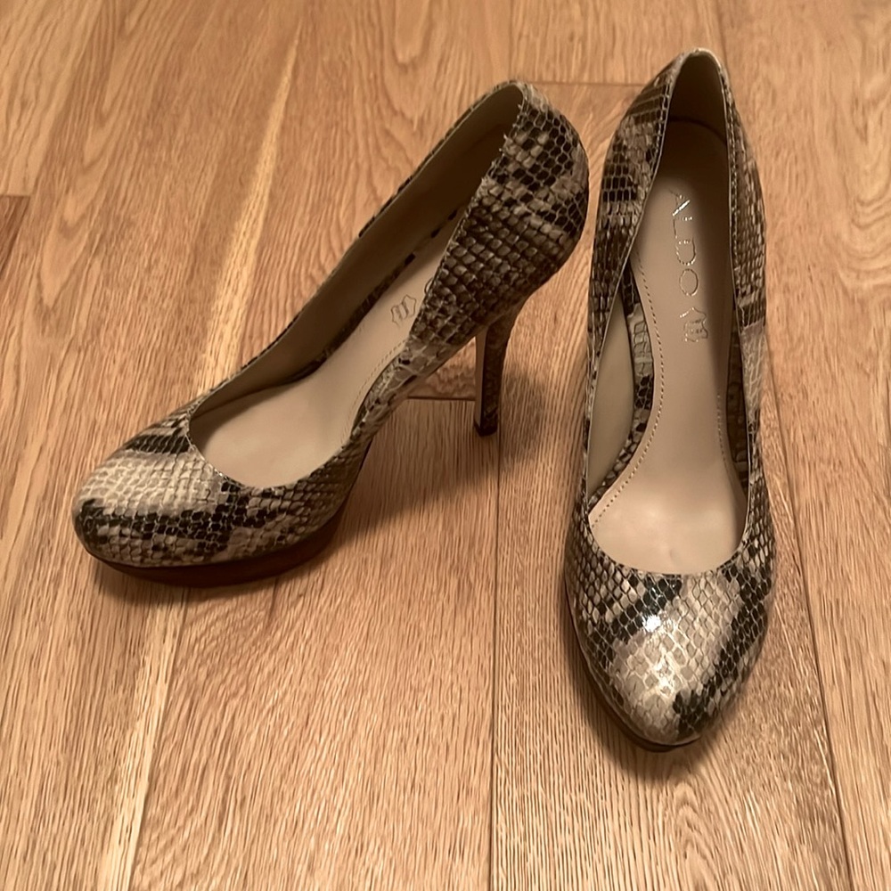 Aldo snake print high heel shoes